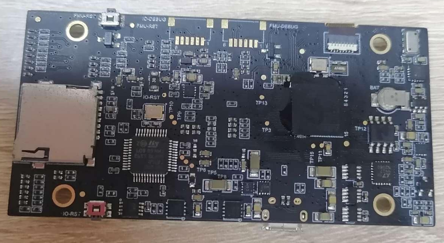 無人機控制板BGA芯片底部填充膠應(yīng)用由漢思新材料提供